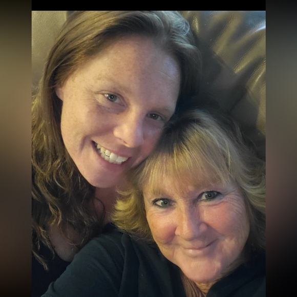 Meet your Posher, Danielle - Picture 3 of 7